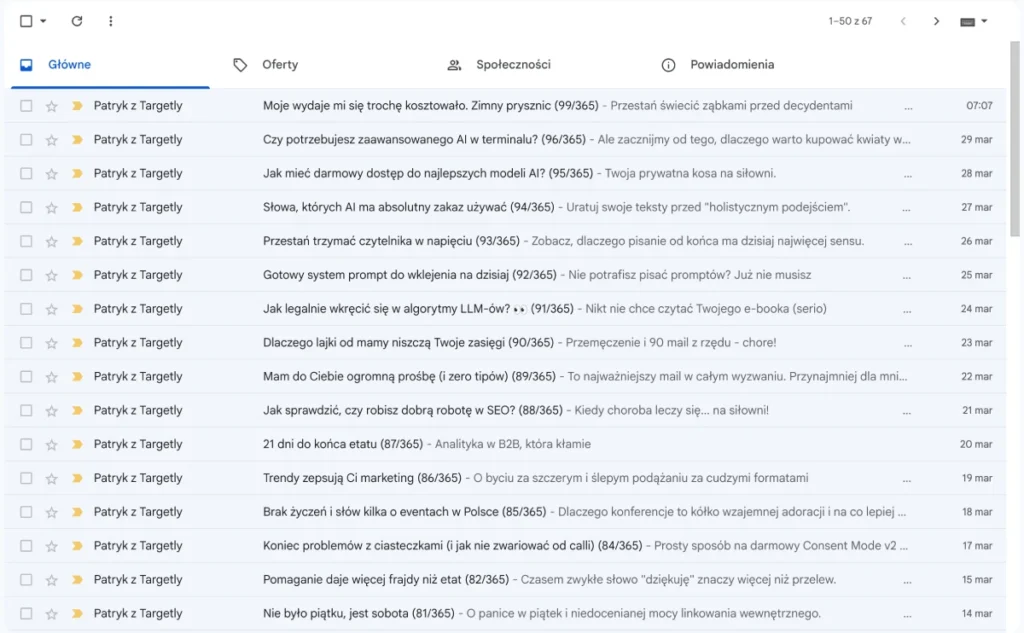 Skrzynka odbiorcza z newsletterem 365 dni marketera, która buduje intymną komunikację z odbiorcami