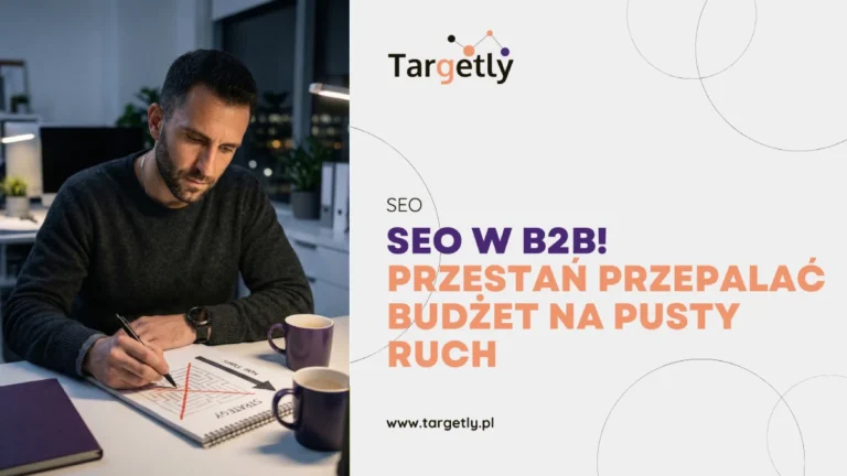 Mężczyzna w biurze (Patryk z Targetly) projektujący prostą strategię marketingową w b2b i przekreślający skomplikowany labirynt na kartce. Koncepcja upraszczania architektury strony B2B pod SEO.